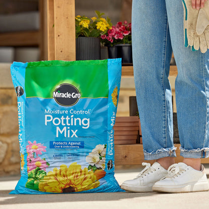 Moisture Control Potting Mix, for Container Plants, 25 Qt.