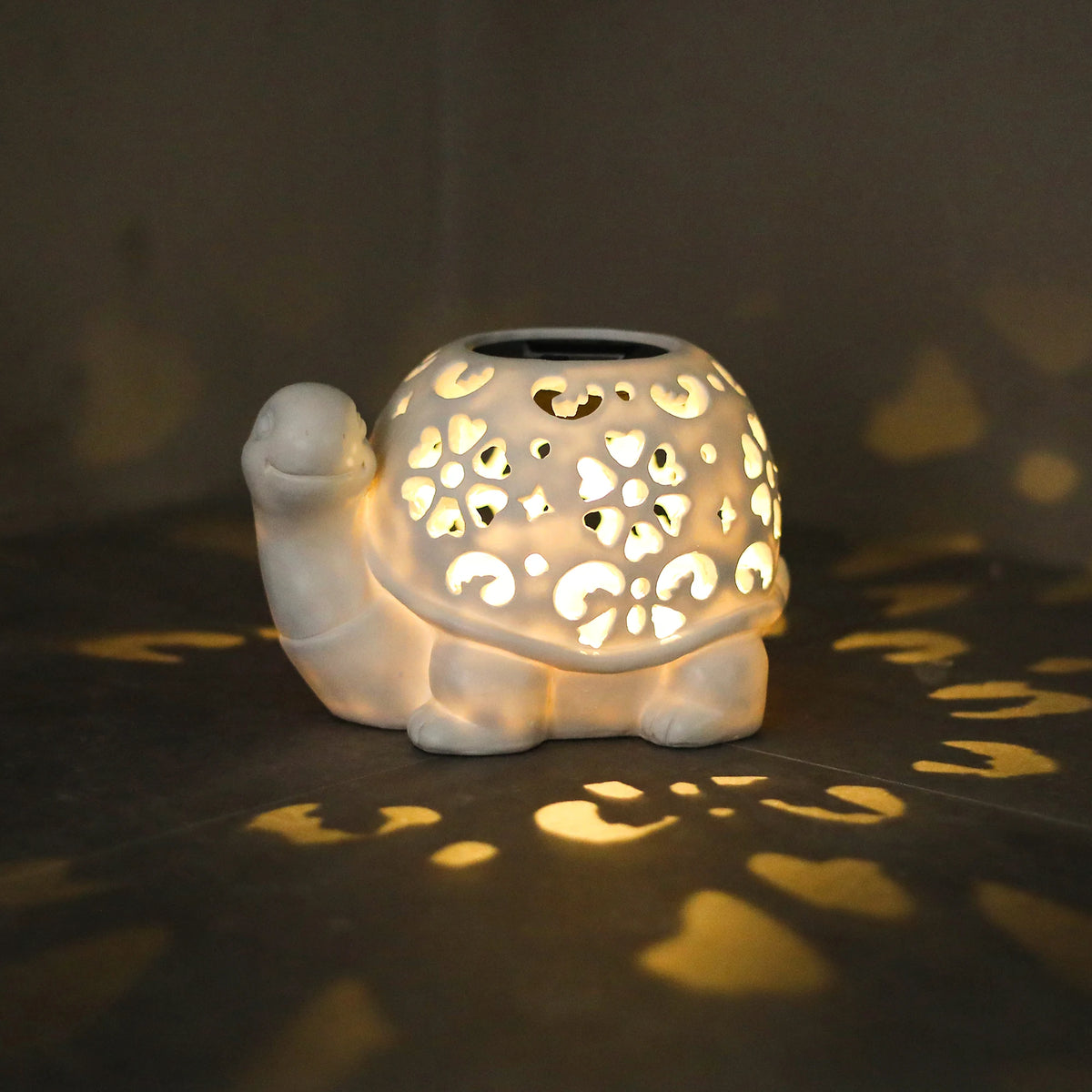 Solar Outdoor Statue Statue with Light Birthday Gift for Mom, Unique Female Gift, Garden Statue for Spring Decoration